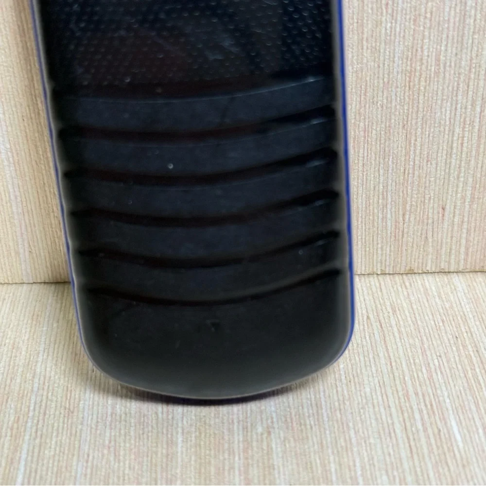 Samsung Cell Phone Model:SCH-R100 Turns On MetroPCS UNTESTED (Read Description)
